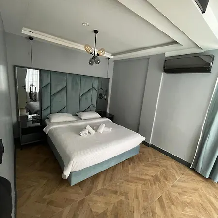 Talles Suit Отель Кешме